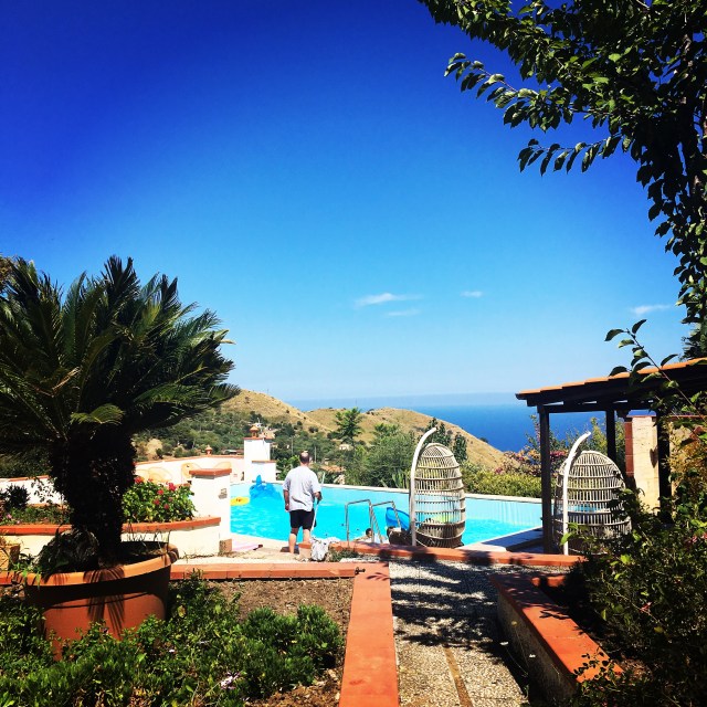 A42537CD-5CD3-4BC2-8CFC-6A29BAAD647C