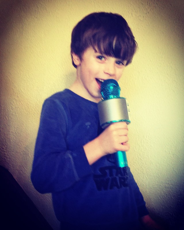 2F152410-BD2B-4B3A-8787-93E095624845